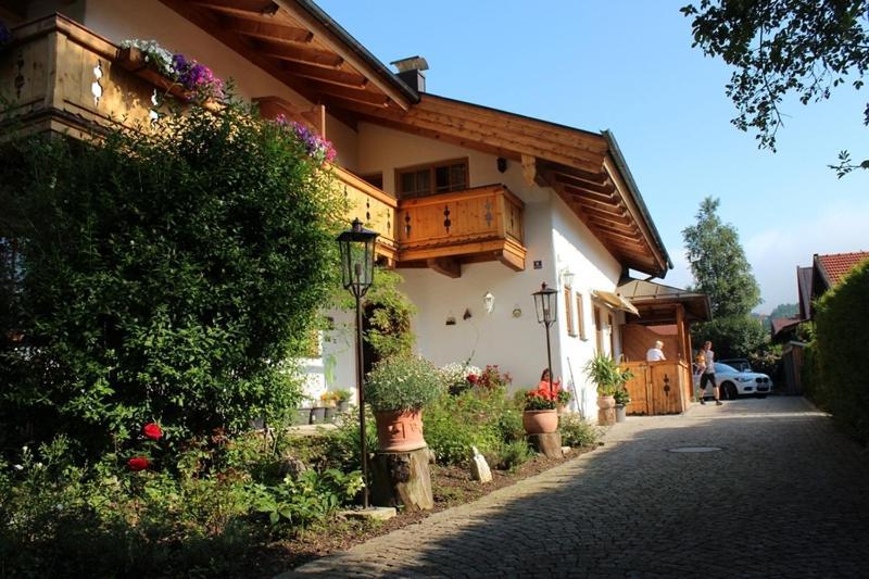 Appartementhaus Schirsner - Direkt Am See & Am Kurpark Шлирзее Екстериор снимка